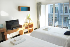 Single-bed room